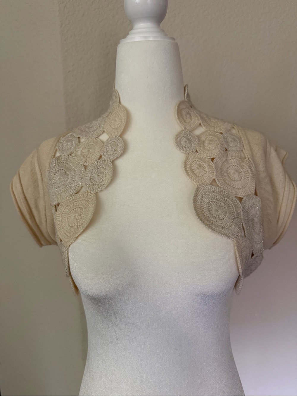 Anthropologie Moth Cream Crochet Lace Silk Bolero Shrug Cardigan M - Picture 2 of 4